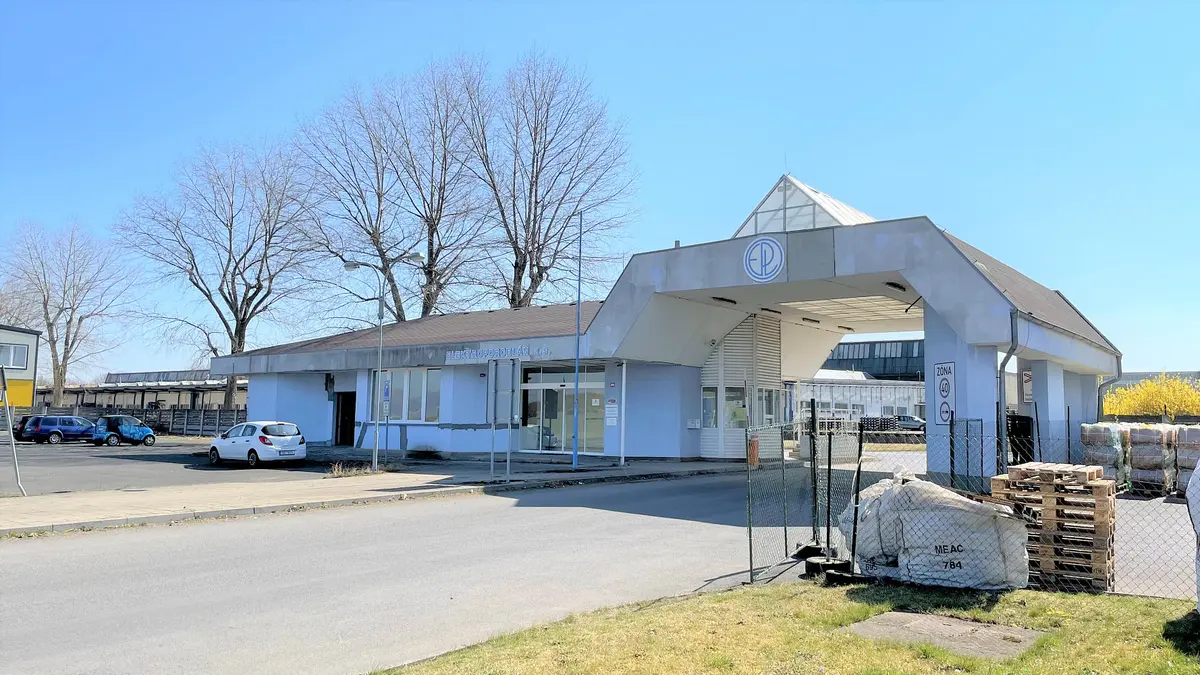 Pronájem komerčního prostoru 4500 m², Louny