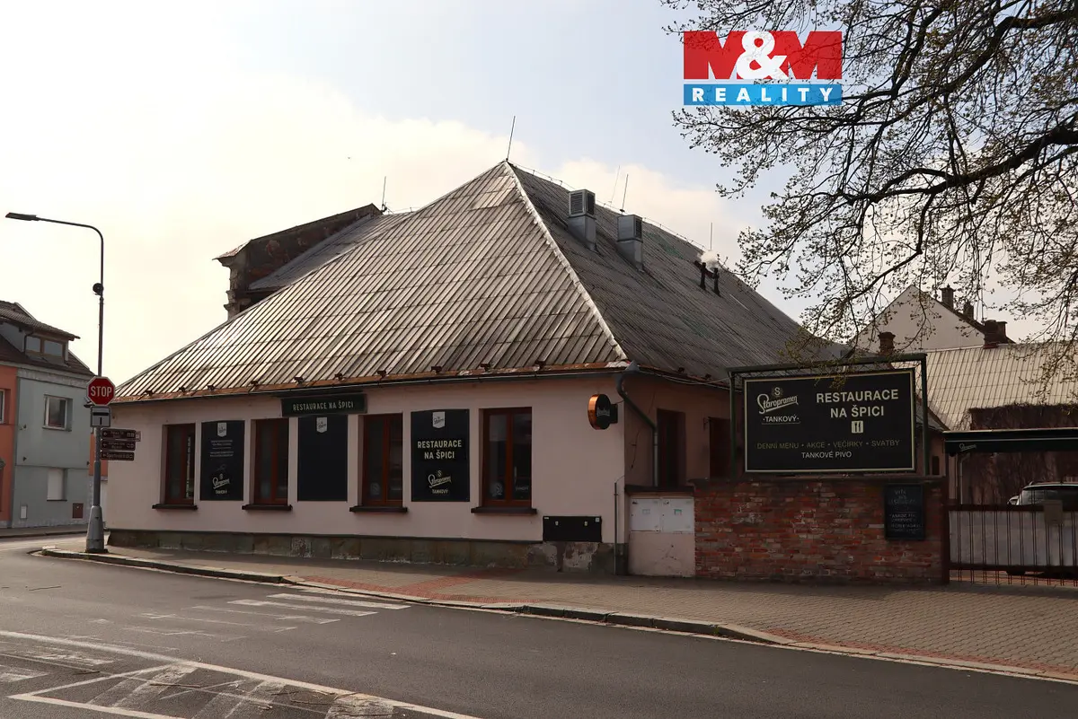 Pronájem komerčního prostoru 220 m², Smetanova · Holice v Čechách · Holice