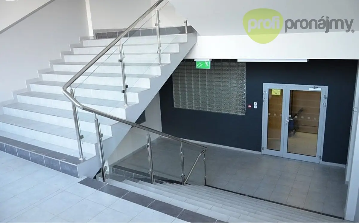 Pronájem komerčního prostoru 374 m², Šedesátá · Letná · Zlín