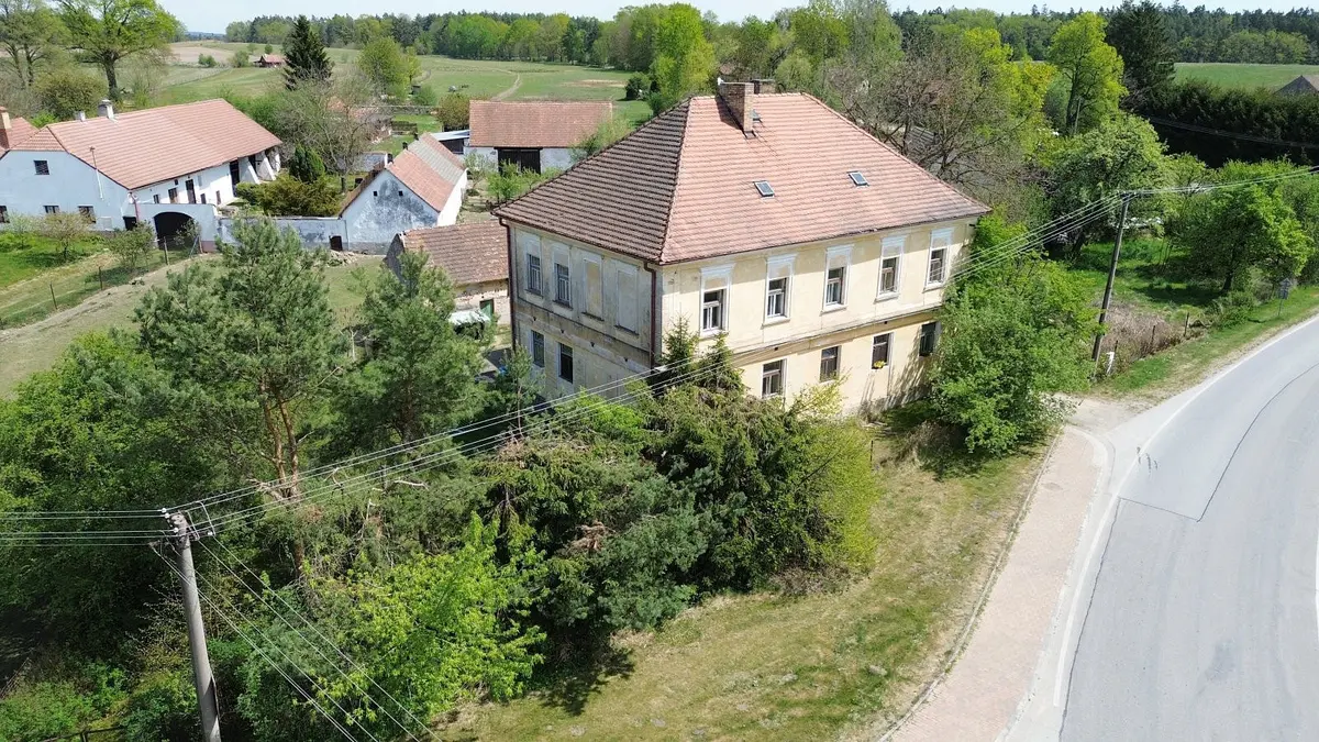 Prodej domu 240 m², Novosedly nad Nežárkou - Kolence · okres Jindřichův Hradec