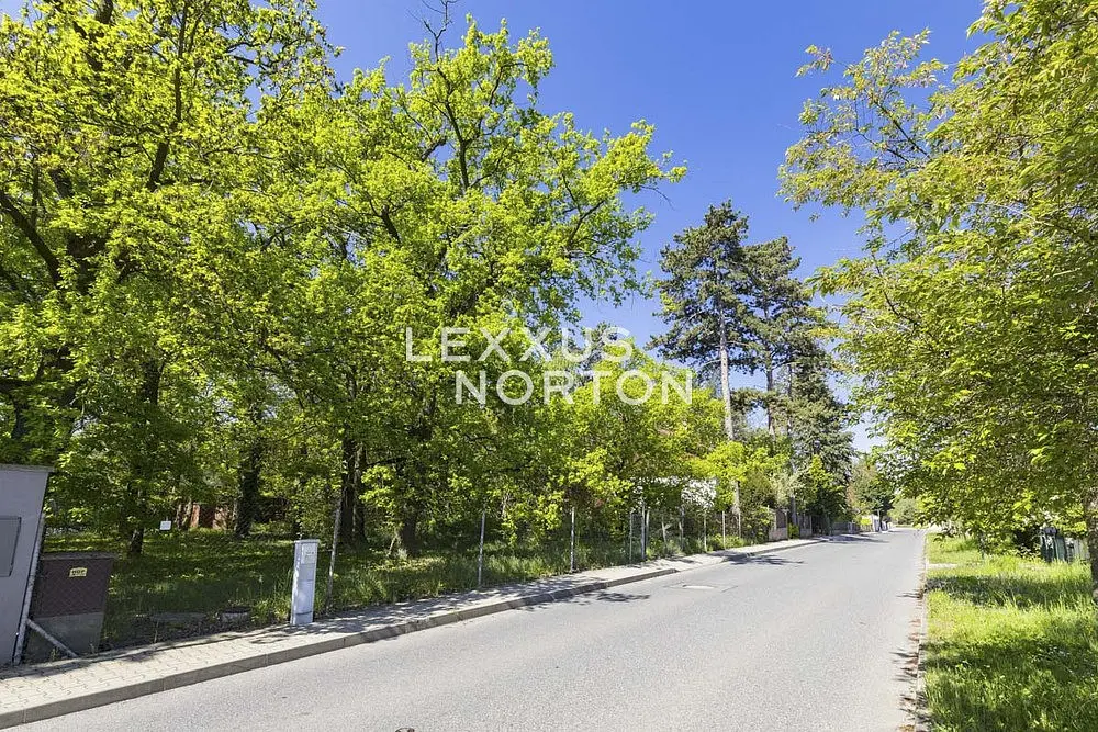 Prodej pozemku 282 m², Jahodová · Černošice