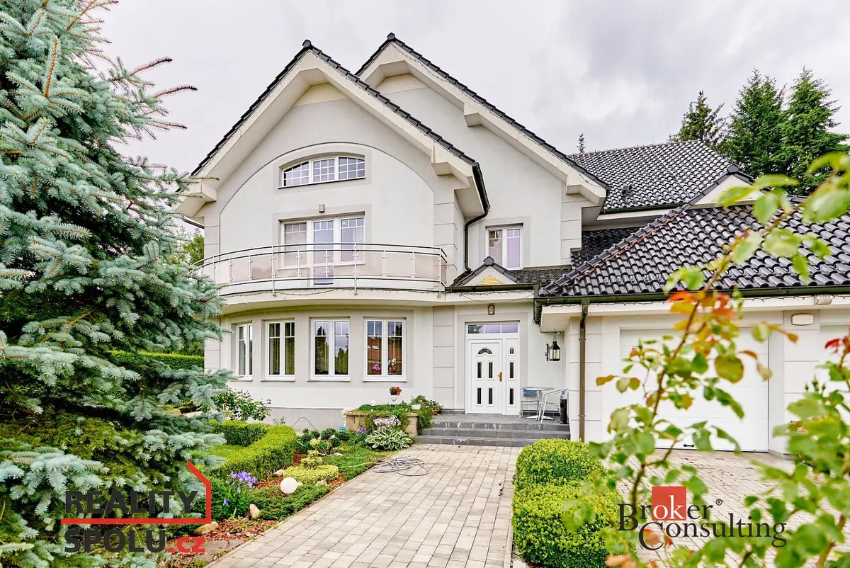 Prodej domu 550 m², Nová Role - Mezirolí · okres Karlovy Vary