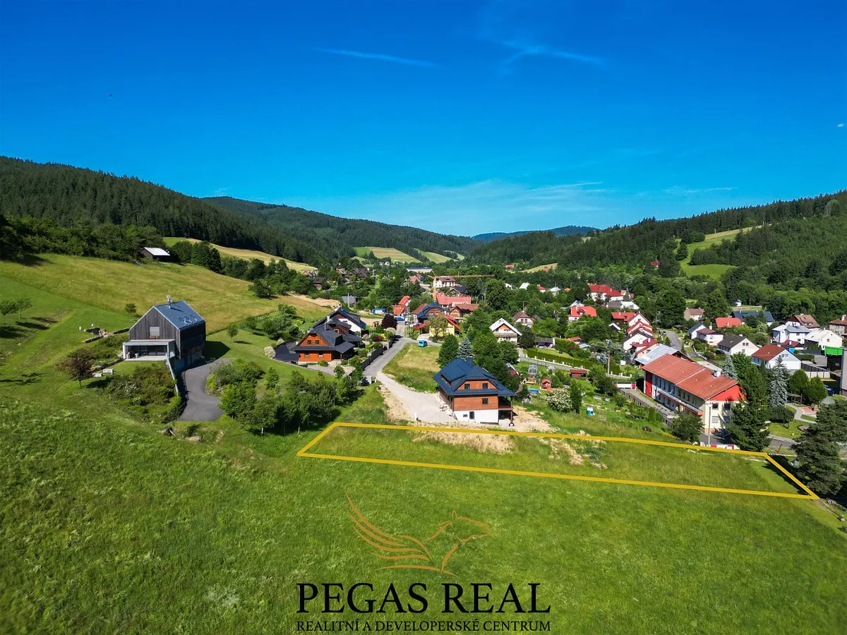 Prodej pozemku 1951 m², Velké Karlovice · okres Vsetín