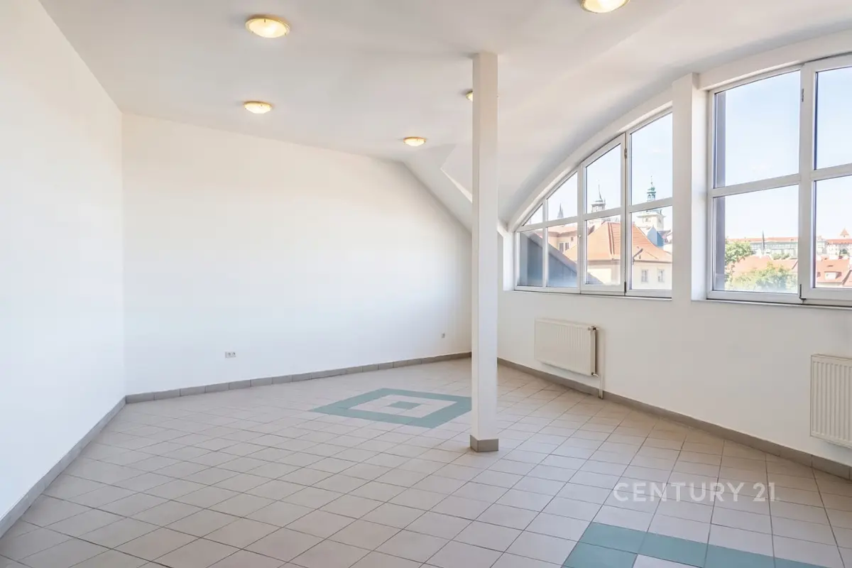 Pronájem komerčního prostoru 450 m², Poštovní · Třinec