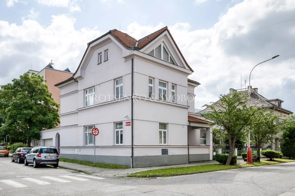 Prodej domu 660 m², Bechyně