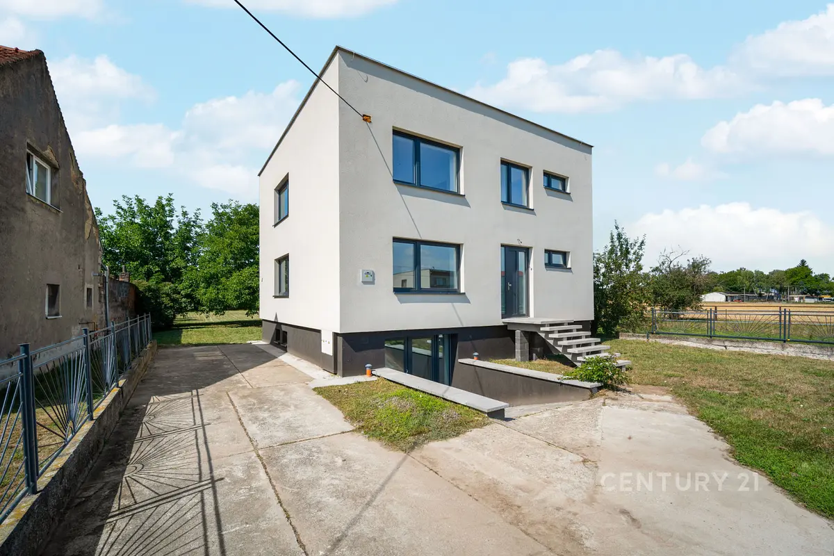 Prodej domu 199 m², Uhřičice · okres Přerov