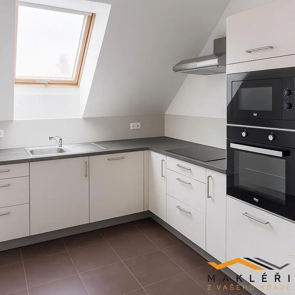Pronájem bytu 3+kk 65 m², Nad Valchou · Dobronín