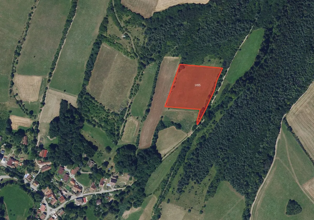 Prodej pozemku 11708 m², Prostřední Poříčí
