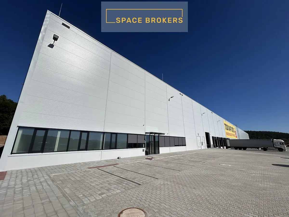 Pronájem komerčního prostoru 14000 m², Cerhovice · okres Beroun