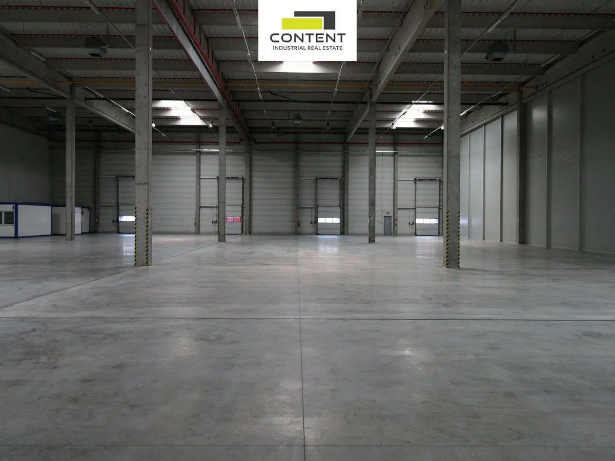 Pronájem komerčního prostoru 2342 m², Zdiby