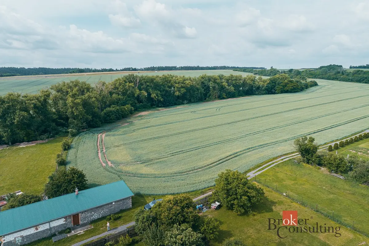 Prodej pozemku 2208 m², Nesuchyně