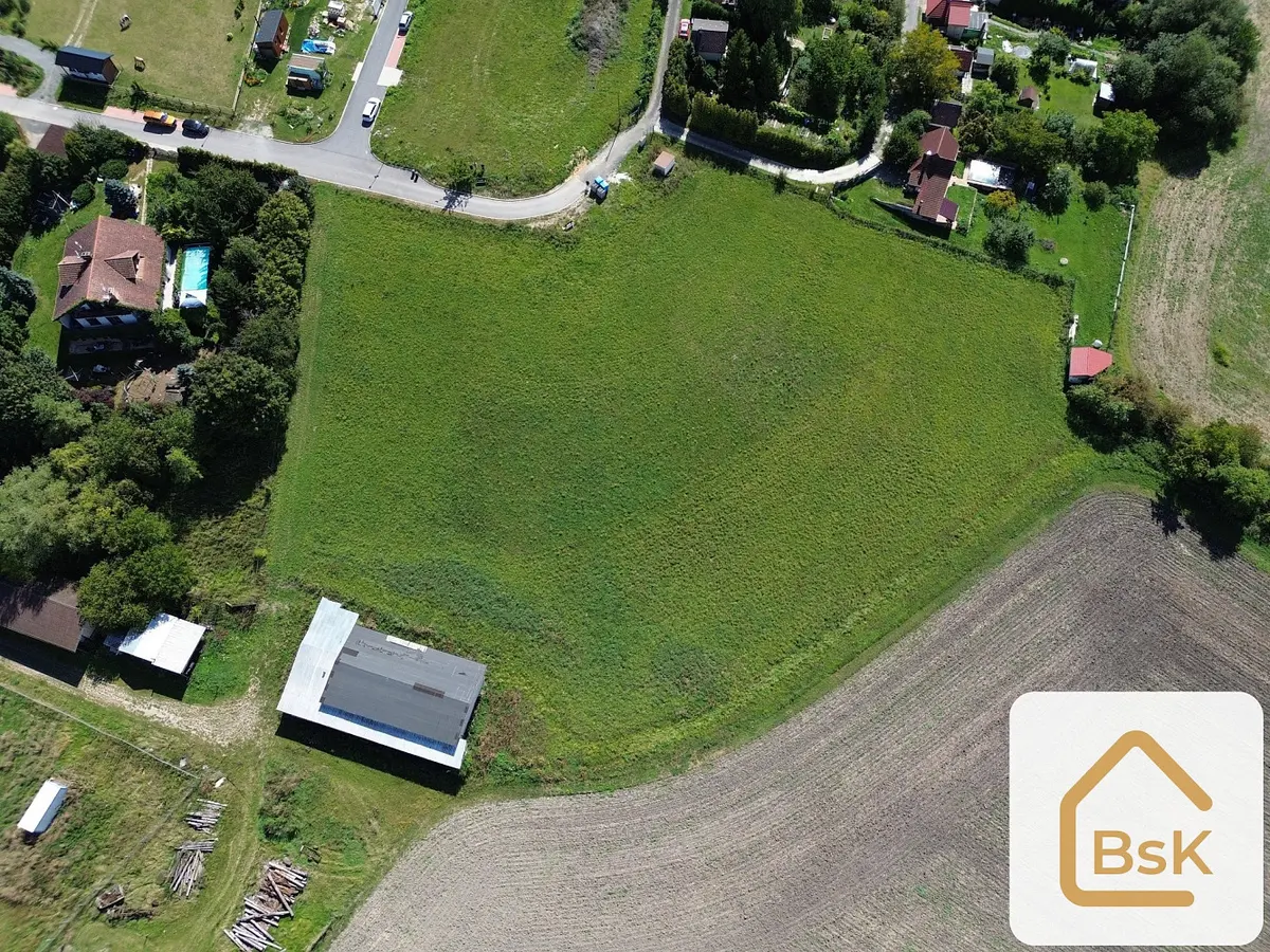 Prodej pozemku 968 m², Charvatce · okres Mladá Boleslav
