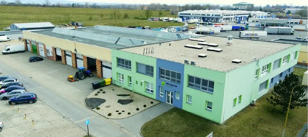 Pronájem komerčního prostoru 2574 m², Brněnská · Hodonín