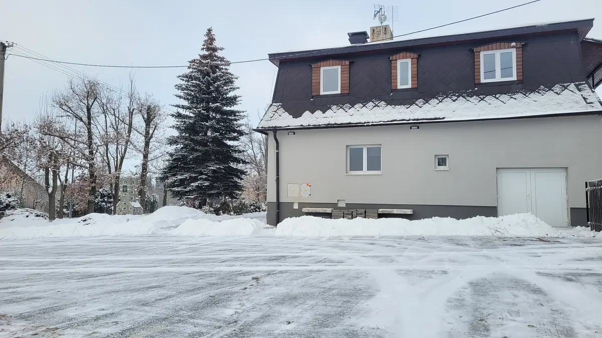 Prodej komerčního prostoru 850 m², Staré Město · okres Bruntál