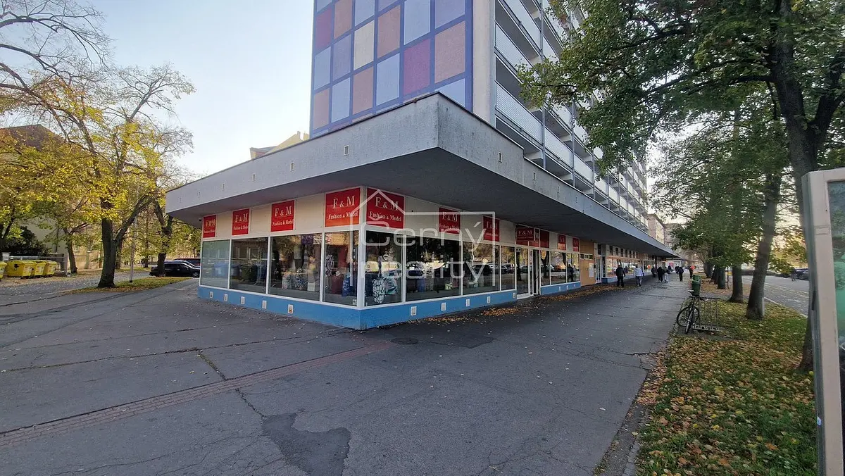 Pronájem komerčního prostoru 465 m², Pardubice