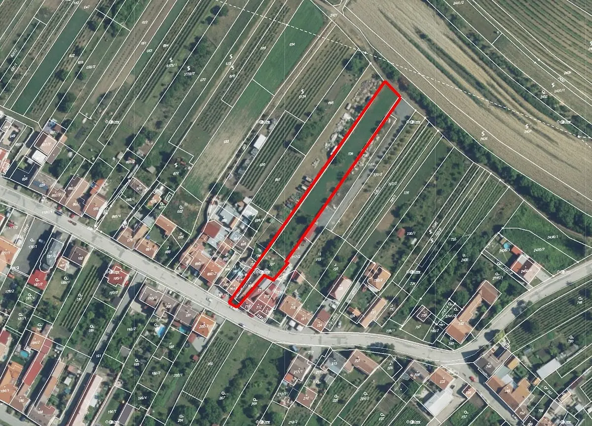 Prodej pozemku 2224 m², Perná · okres Břeclav
