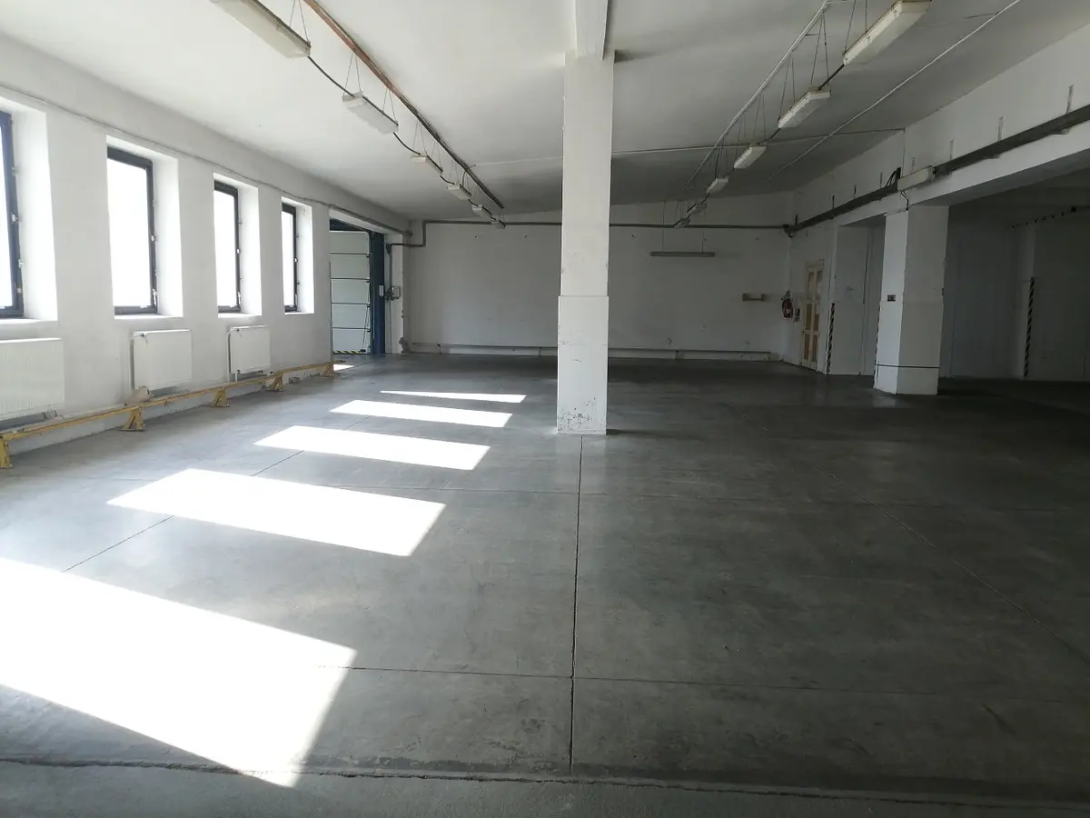 Pronájem komerčního prostoru 1008 m², Ždírec nad Doubravou