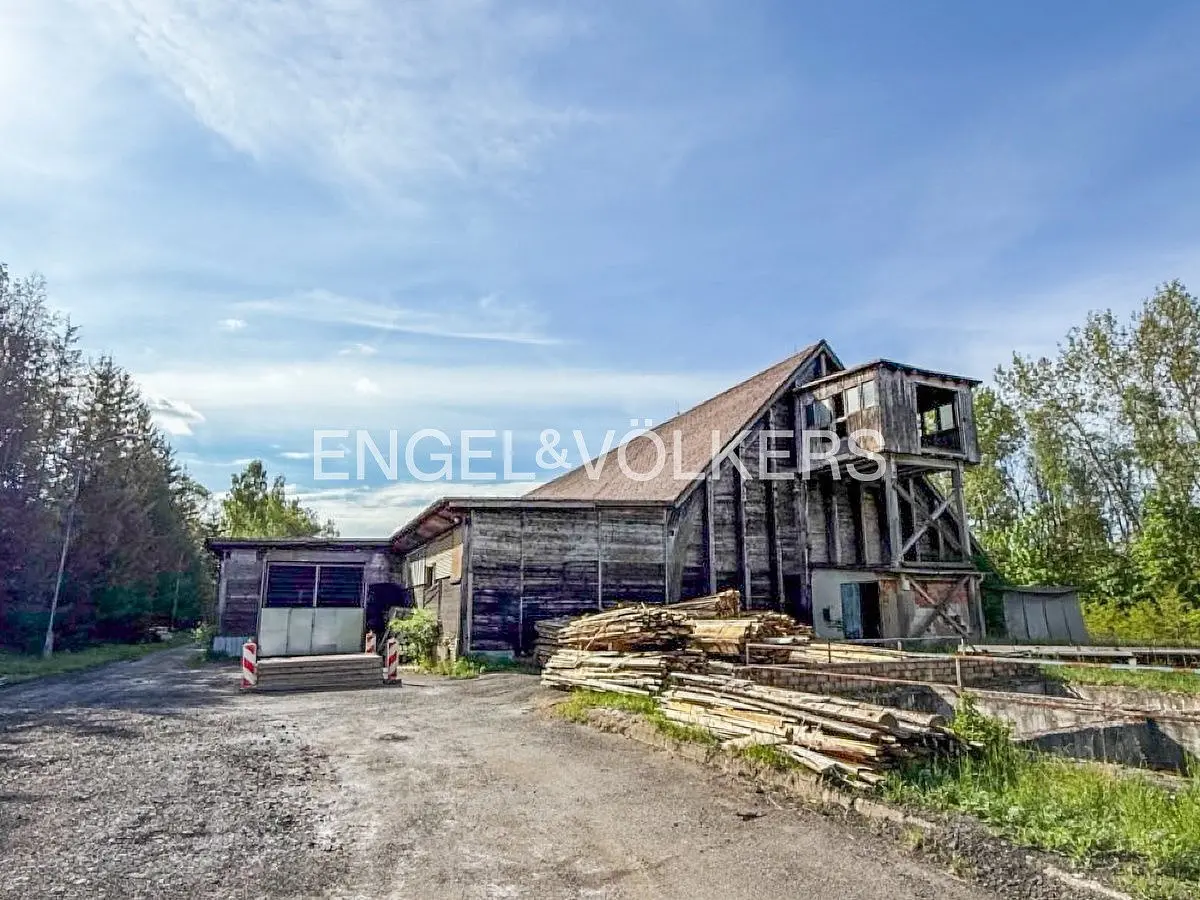 Pronájem komerčního prostoru 1891 m², Nádražní · Hodkovice nad Mohelkou