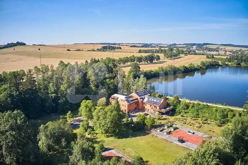 Prodej komerčního prostoru 1350 m², Želetava · okres Třebíč