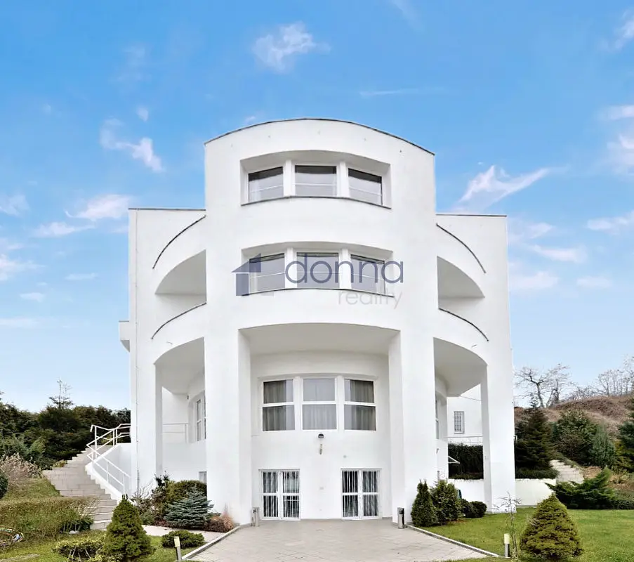 Pronájem komerčního prostoru 839 m², Smíchov