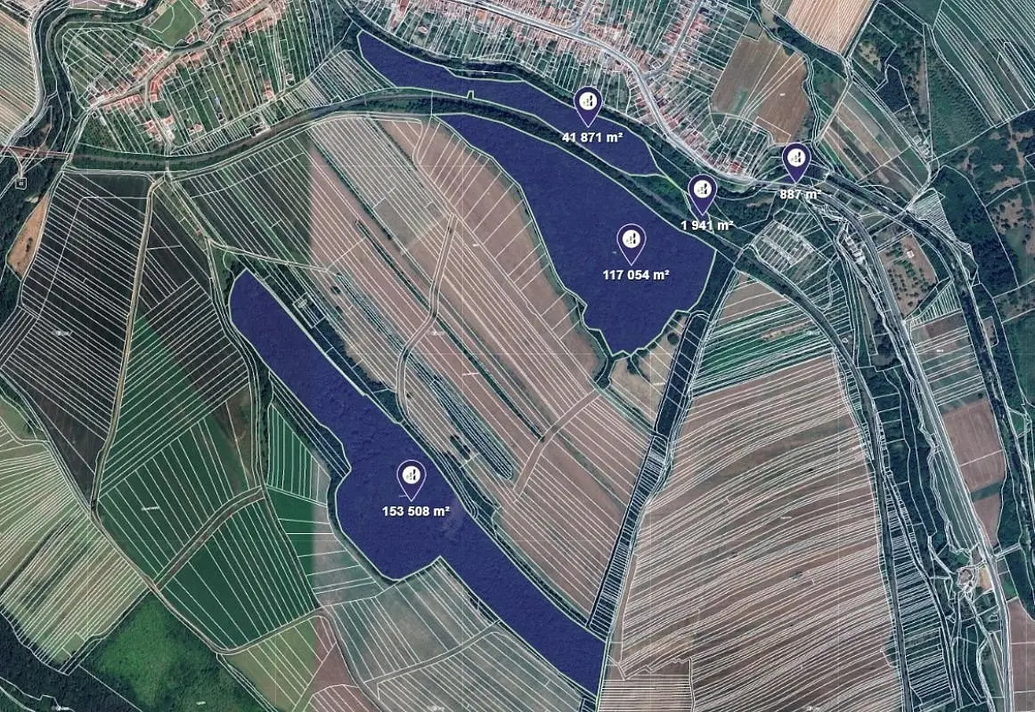 Prodej pozemku 5254 m², Louka · okres Hodonín