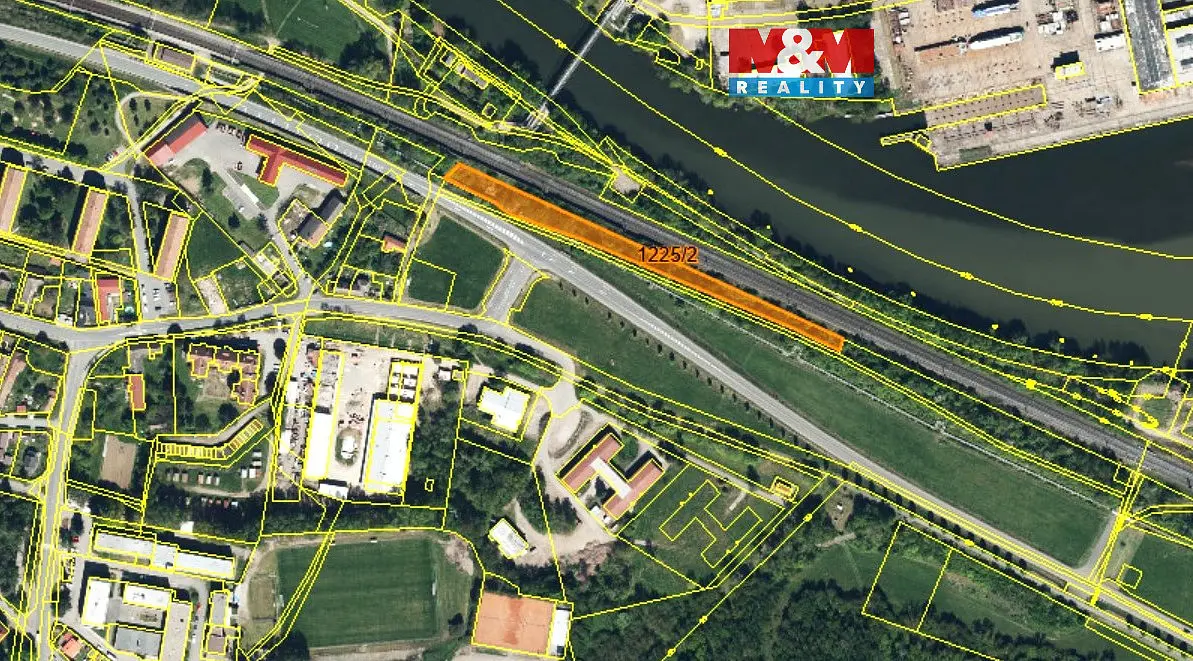 Prodej pozemku 644 m², Chvaletice · okres Pardubice
