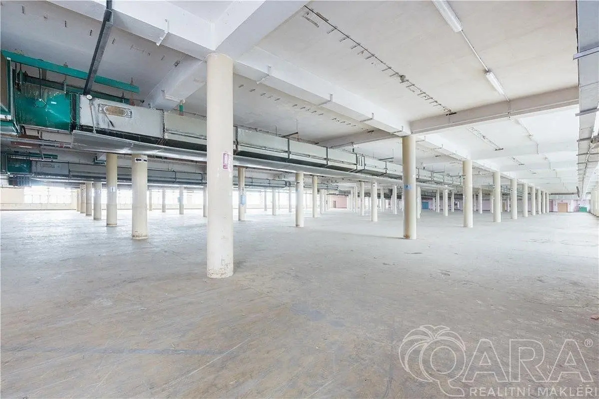 Pronájem komerčního prostoru 4000 m², Písek