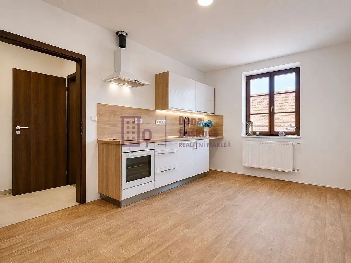 Pronájem bytu 1+kk 23 m², nám. Míru · Jindřichův Hradec