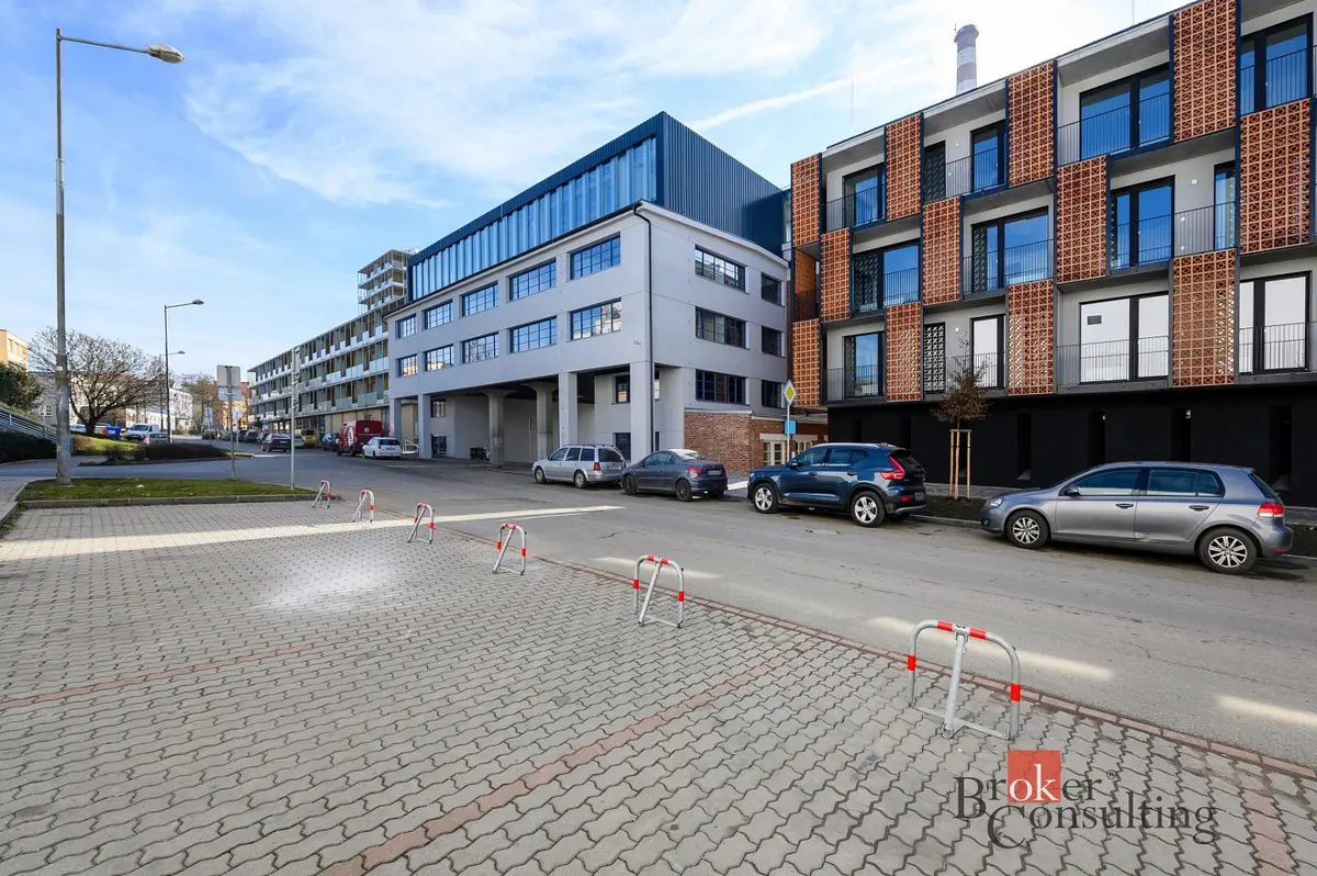 Pronájem komerčního prostoru 219 m², Zahradní · Plzeň
