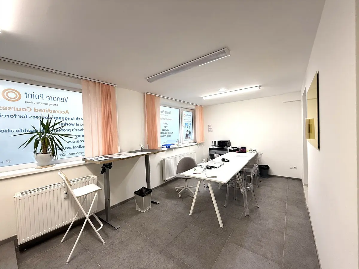 Pronájem komerčního prostoru 56 m², Rostovská · Vršovice