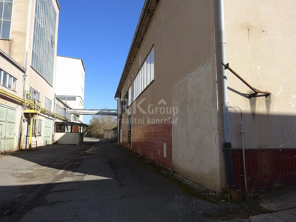 Pronájem komerčního prostoru 376 m², Šamotka · Rakovník