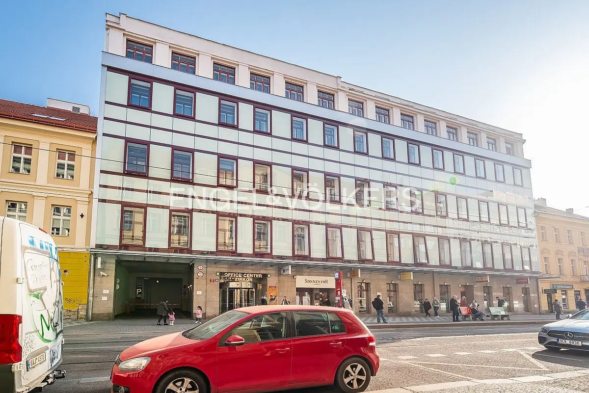 Pronájem komerčního prostoru 1499 m², Karlín