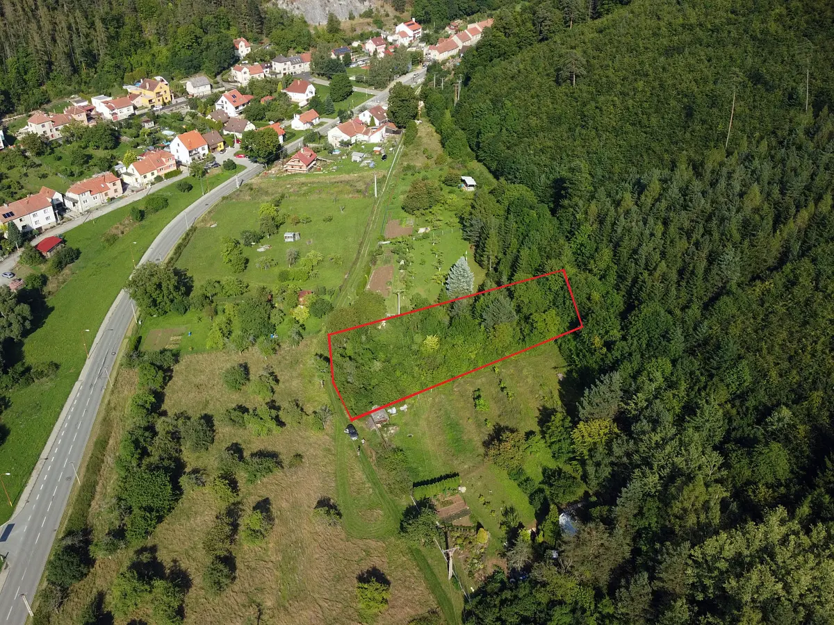 Prodej pozemku 635 m², Blansko - Lažánky