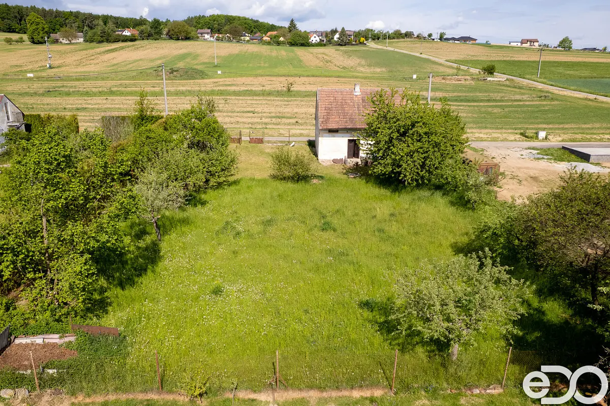 Prodej pozemku 147 m², Lešany - Břežany · okres Benešov