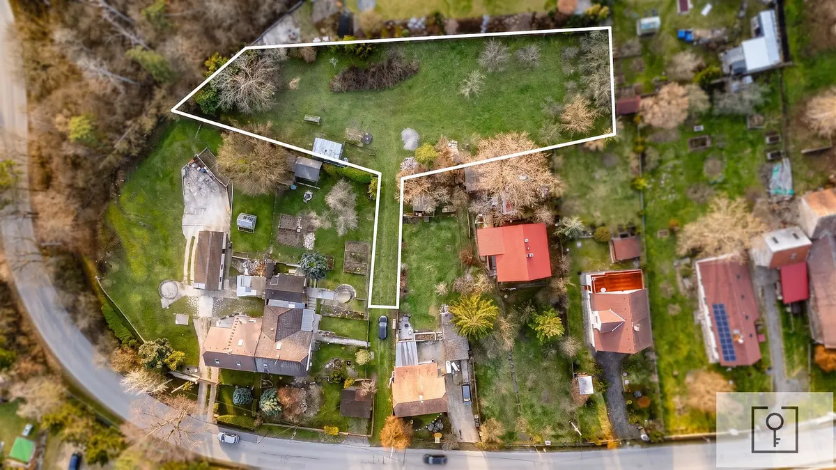 Prodej pozemku 748 m², Králův Dvůr · okres Beroun