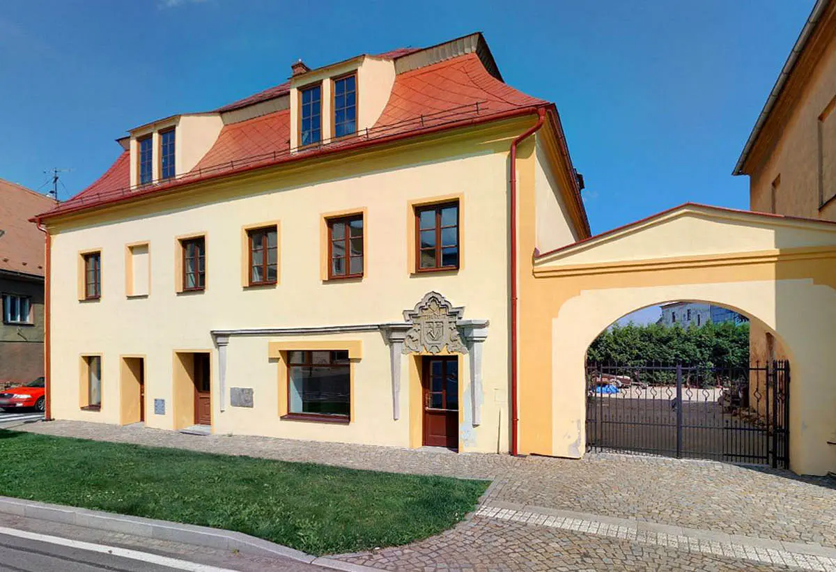 Prodej komerčního prostoru 600 m², nám. Svobody · Javorník-město · Javorník