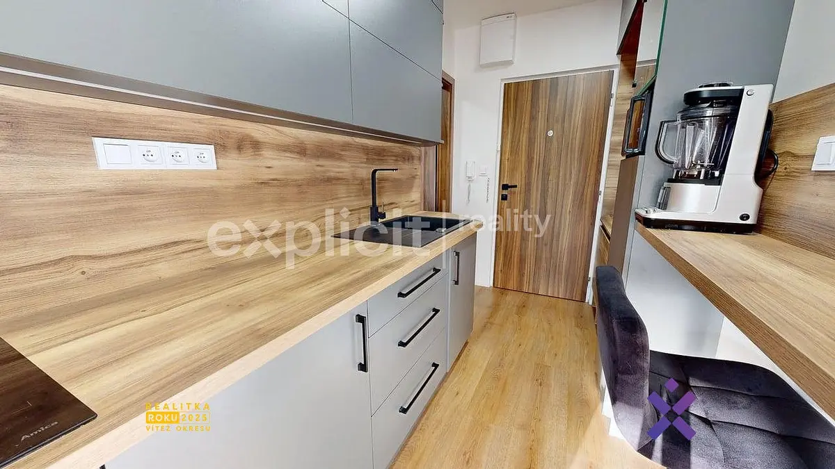 Prodej bytu 1+kk 33 m², Družstevní · Jižní Svahy I · Zlín