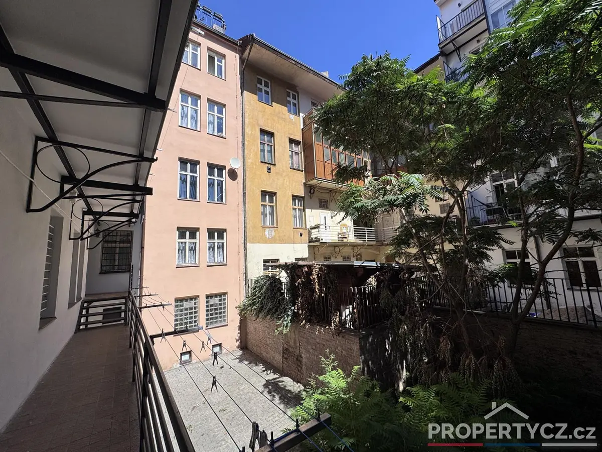 Prodej komerčního prostoru 114 m², Smíchov
