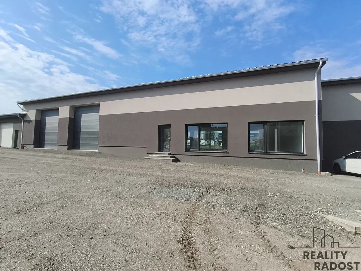 Pronájem komerčního prostoru 400 m², Vrchovecká · Velké Meziříčí