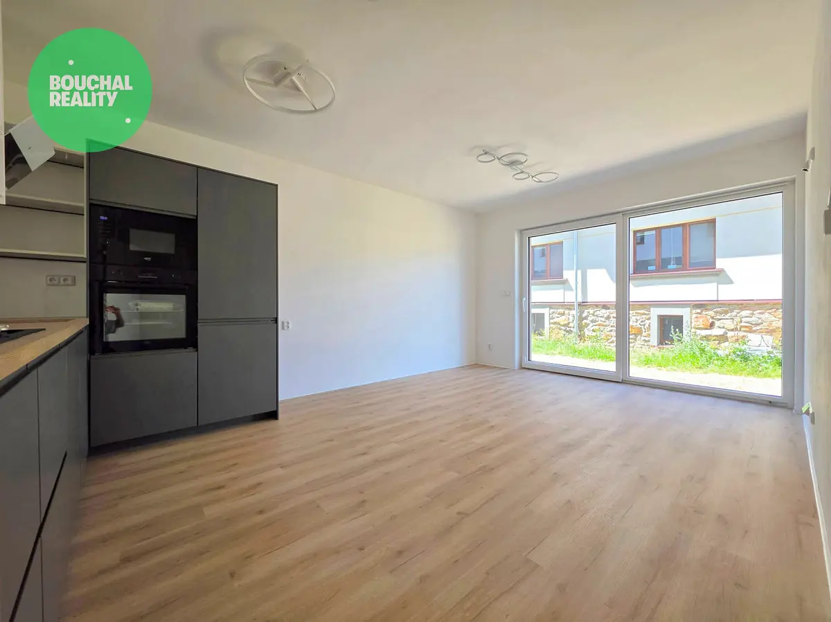 Pronájem bytu 1+kk 55 m², Sportovní · Město Touškov