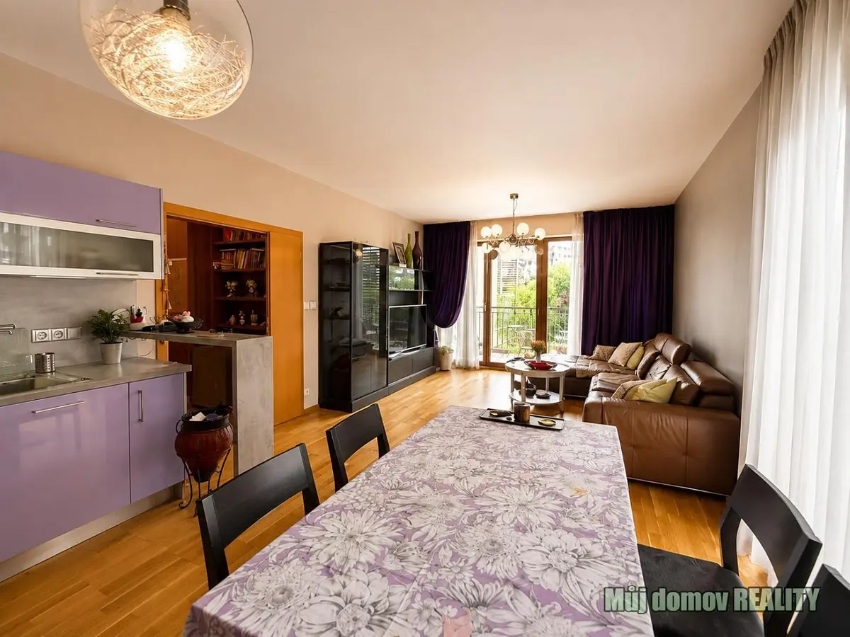 Pronájem bytu 3+kk 89 m², Nad Smetankou · Hrdlořezy