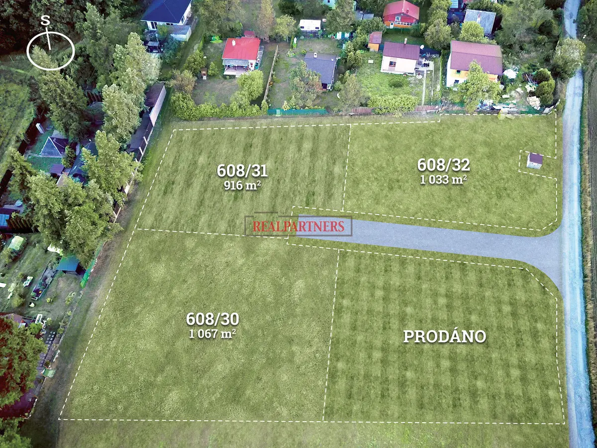Prodej pozemku 1067 m², Dobříš · okres Příbram