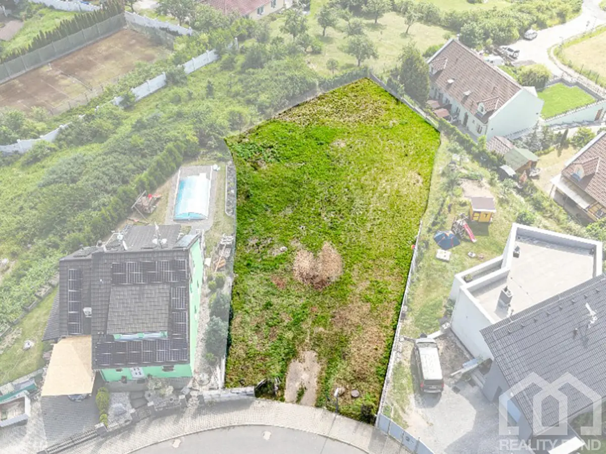 Prodej pozemku 110 m², Králův Dvůr · okres Beroun