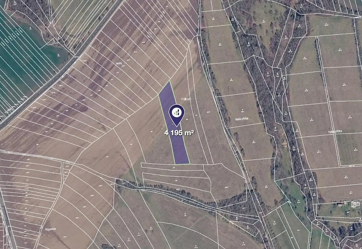 Prodej pozemku 974 m², Dobrkovice · okres Zlín