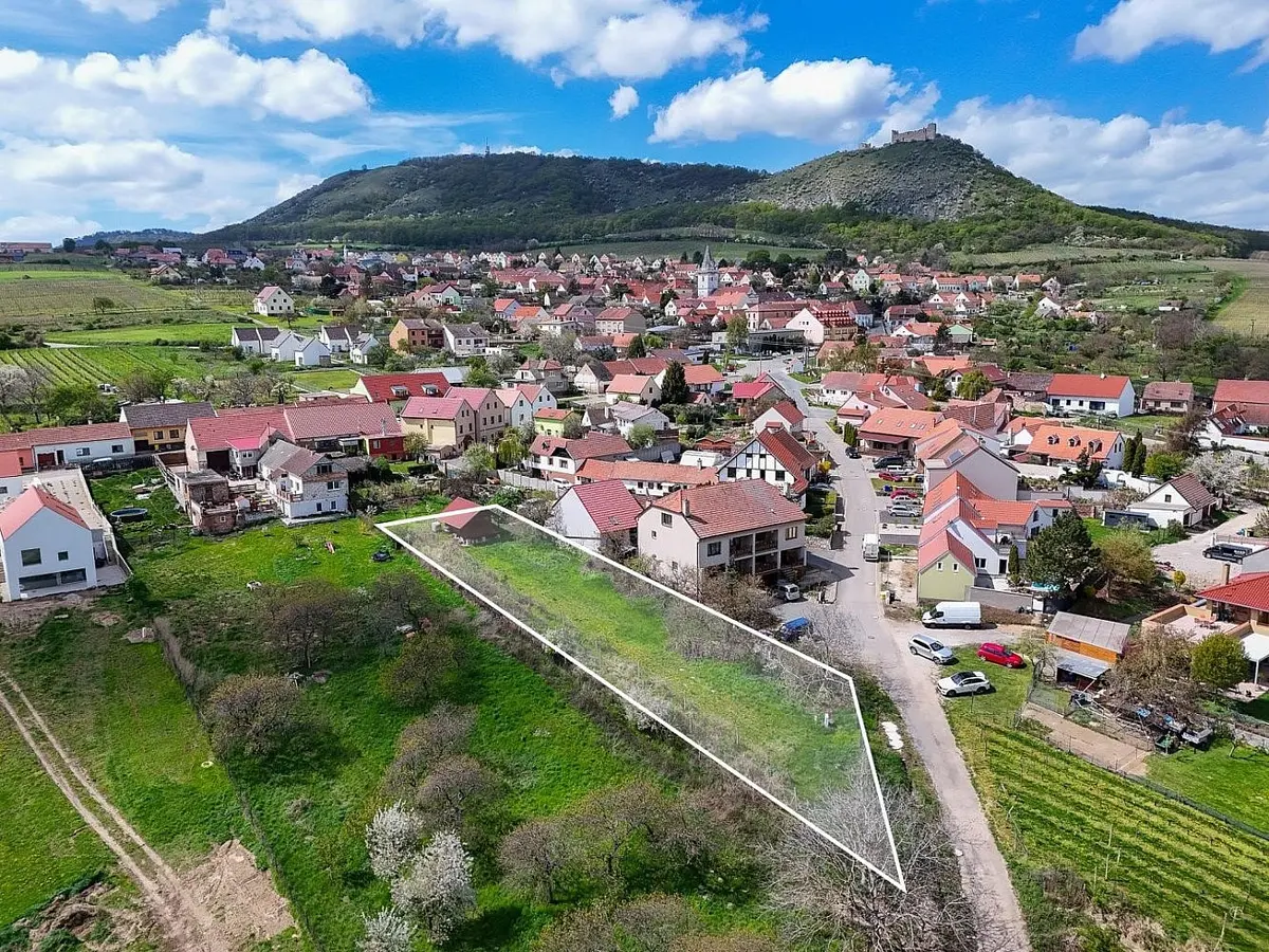 Prodej pozemku 500 m², Pavlov · okres Břeclav