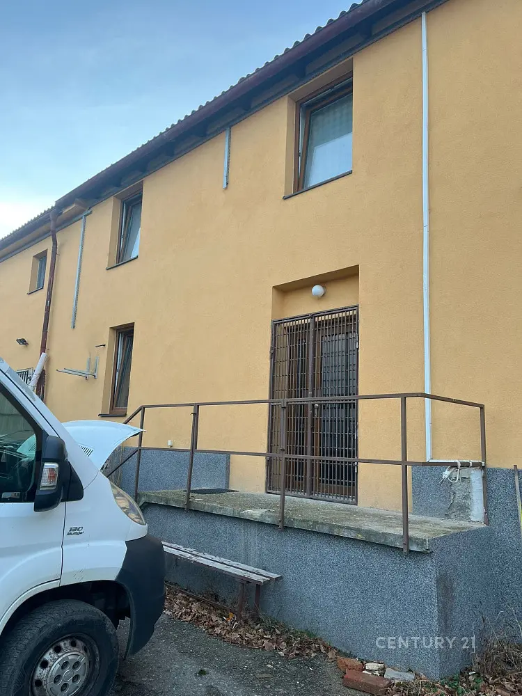 Pronájem komerčního prostoru 233 m², Tyršovo náměstí · Hostomice pod Brdy · Hostomice