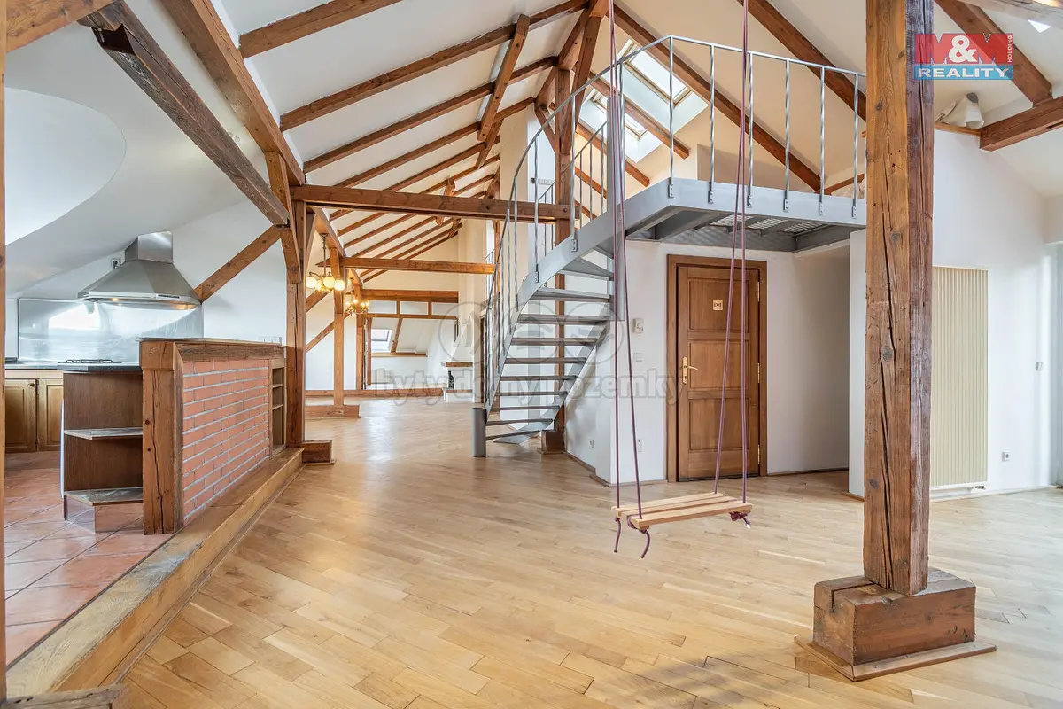 Prodej bytu 266 m², Příběnická · Žižkov