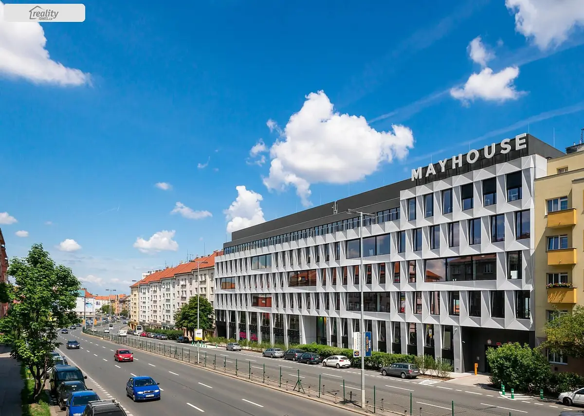 Pronájem komerčního prostoru 350 m², 5. května · Nusle