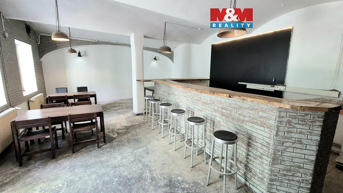 Pronájem komerčního prostoru 157 m², Kladno