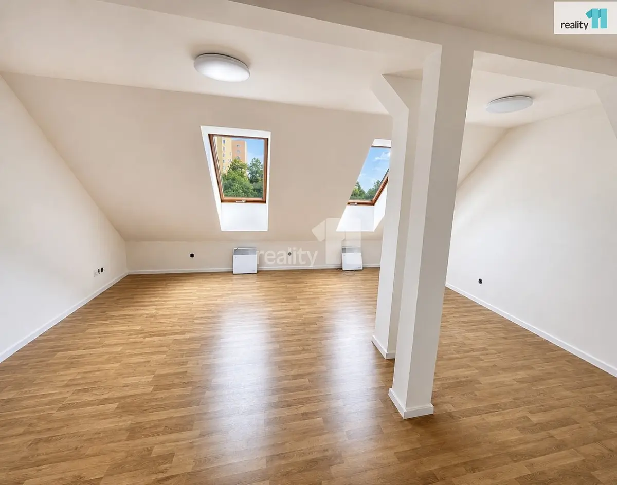 Prodej bytu 3+kk 72 m², V Záhorském · Dolní Počernice